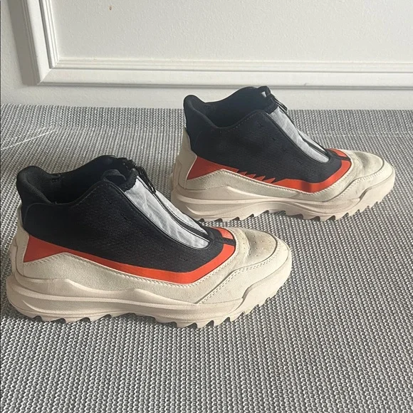 🎉Good Condition SOREL Black and Orange Women's high top sneakers size 8.5 - Picture 2 of 9